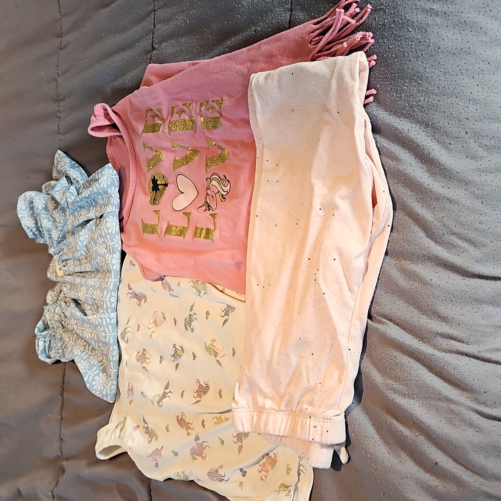 4pc bundle size 10/12 girls shirts and legging